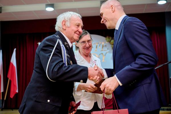 6e510bf9b0ca59d5f9ea0a30ecbf1b25