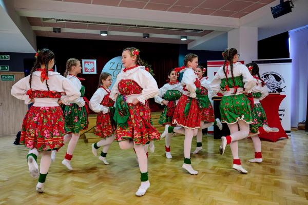 e58d87c9c9174efbdf0a935742cf8b35