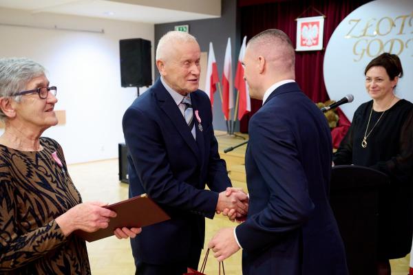 51c74940a47164da4b401a10847b17a0