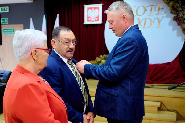 de755a76a6537d41975a24c93d1d589c