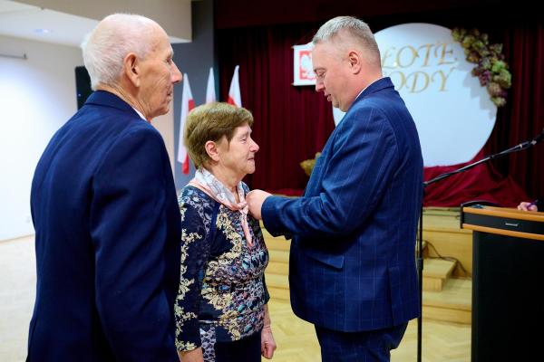 336924e0efe643c3d7b7e06174874436