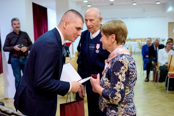 7539ee4e904b205acc6827b37d5380cd