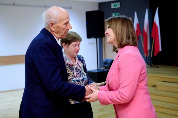 cfe0e8deeb8eb09ddfddc6ba88465db6