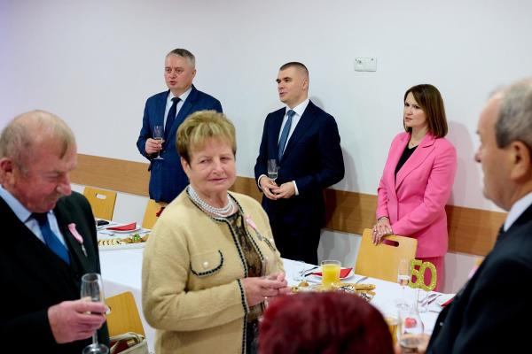 0dedf238c1e097bc35bdb0990959ff77