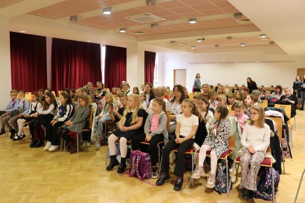 5c572285a4d42d5192fe2a429c7fa704