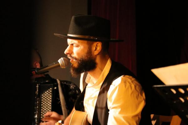 85442b815c158df2ad81498048b622be