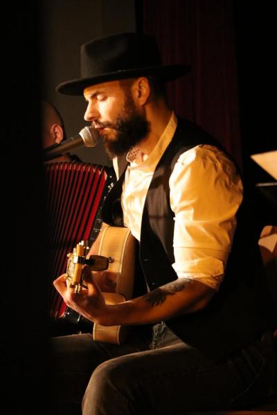 09d9748d11e443eedfea5d46b87a6e1f