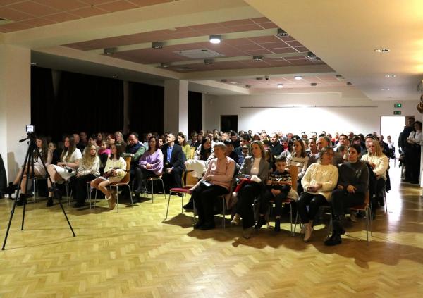 6f66c46b553d09711a57084368c42618