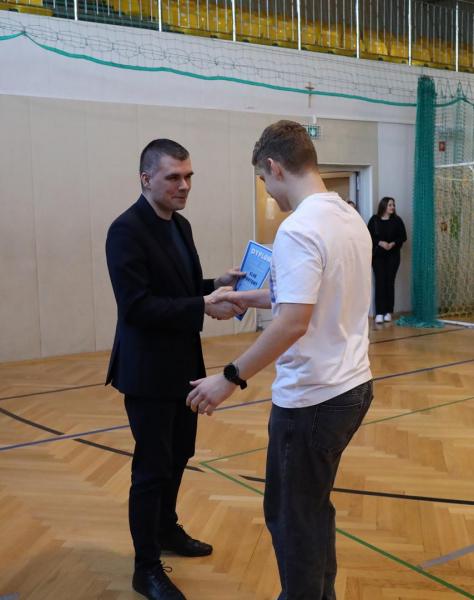 725ec9a385dfcaef1d29d845f19cf4ad