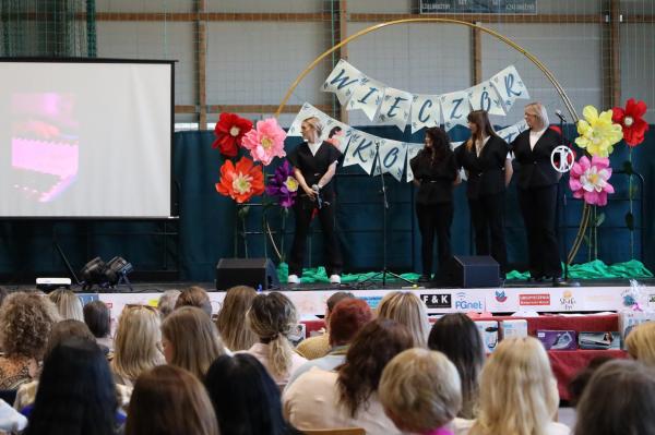 10c67821bc6e0d43cd290128d9fc7dc1