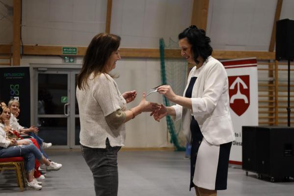 4df4aba43323148e85b363d57b11ac25