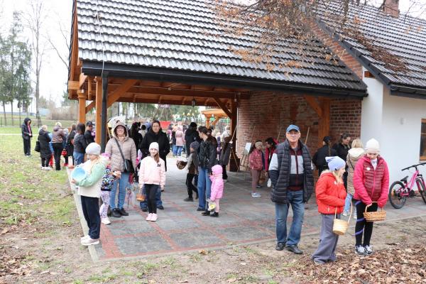 2b8d3da5400f24feb223a078a461c270